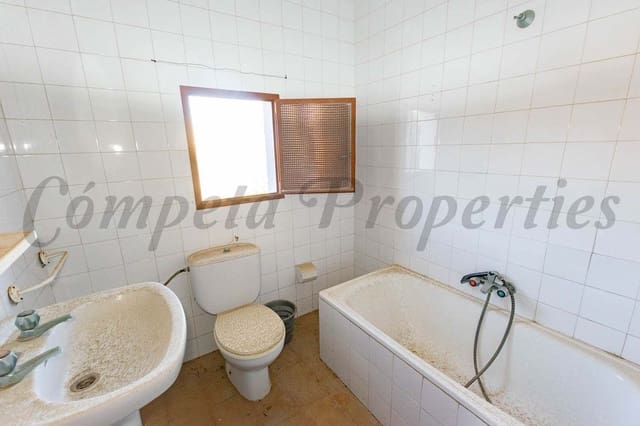 6 makuuhuone Omakotitalo myytävänä paikassa Corumbela, Sayalonga - 95 000 € (Ref: 10076265)