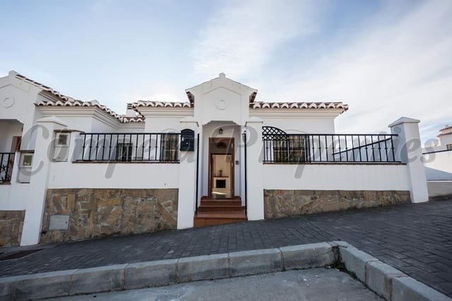 3 chambre Maison de Ville à vendre à Frigiliana avec piscine garage - 790 000 € (Ref: 10076268)