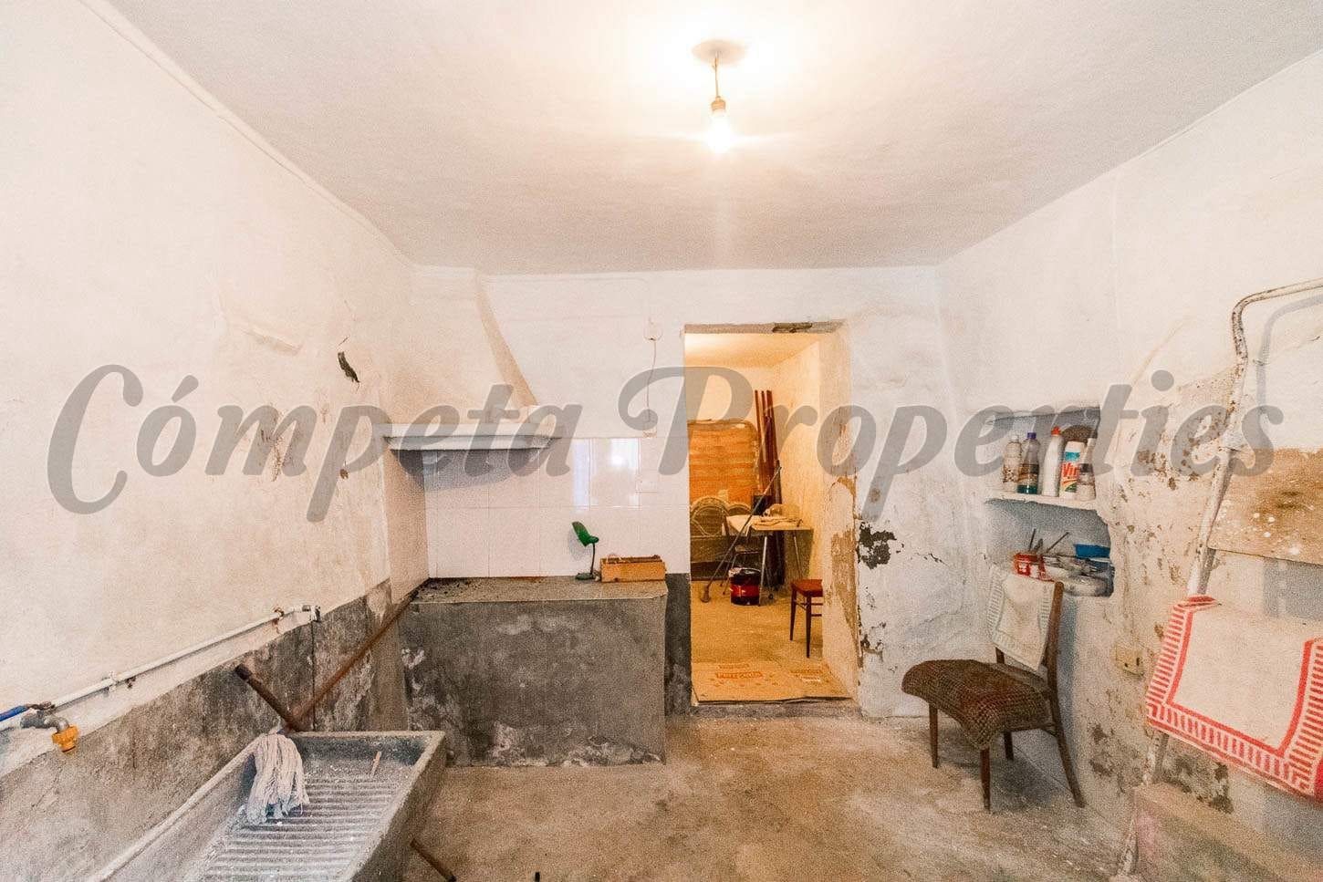 4 makuuhuone Omakotitalo myytävänä paikassa Competa - 161 000 € (Ref: 10076271)