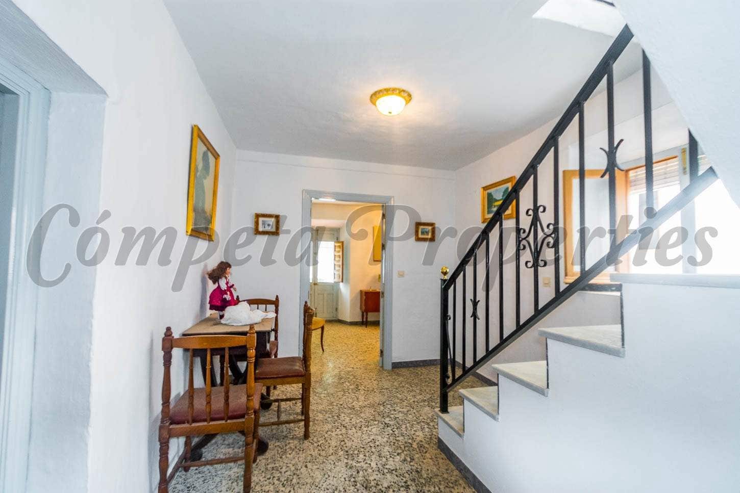 4 makuuhuone Omakotitalo myytävänä paikassa Competa - 161 000 € (Ref: 10076271)