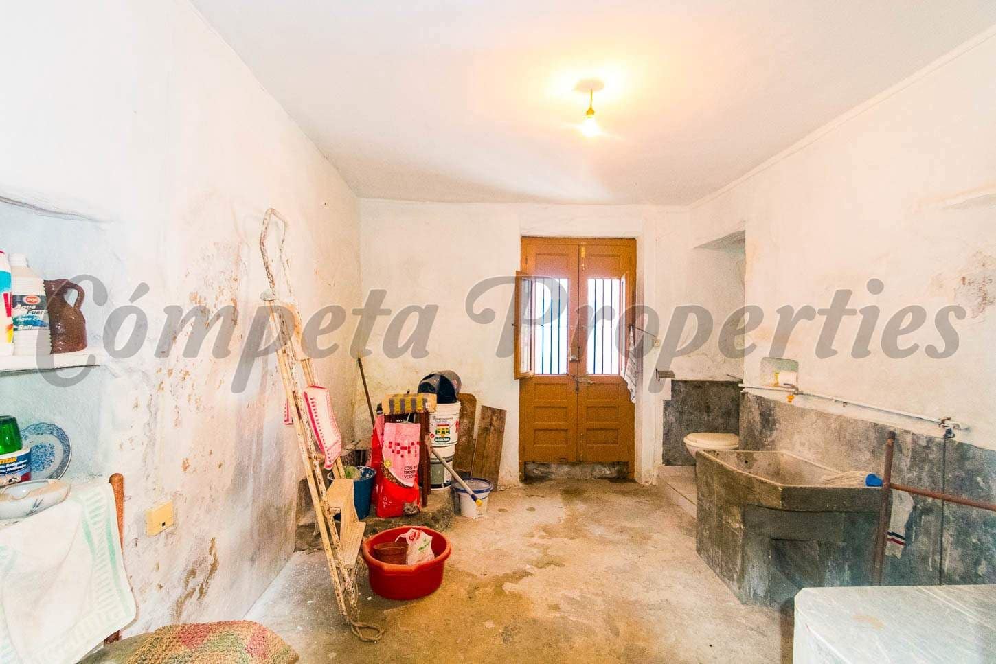 4 makuuhuone Omakotitalo myytävänä paikassa Competa - 161 000 € (Ref: 10076271)