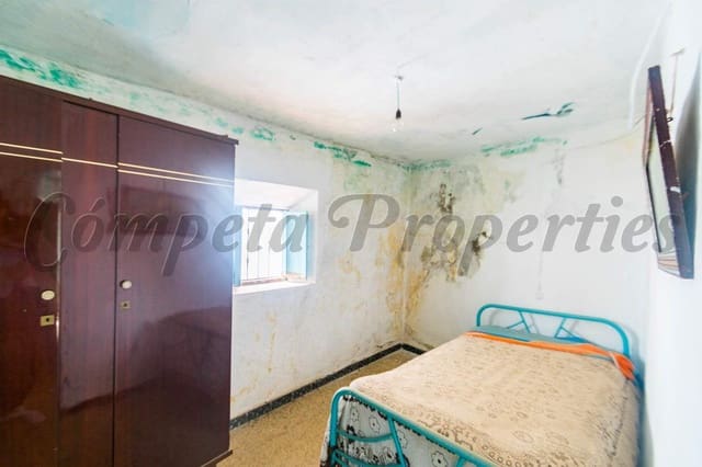 4 quarto Casa em Banda para venda em Corumbela, Sayalonga - 50 000 € (Ref: 10076272)