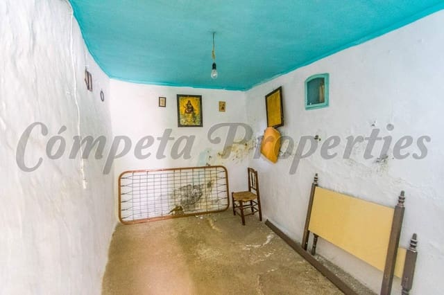 4 quarto Casa em Banda para venda em Corumbela, Sayalonga - 50 000 € (Ref: 10076272)
