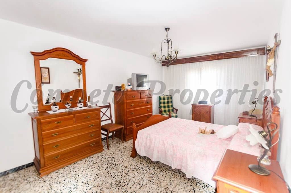 4 bedroom Townhouse for sale in Competa - € 189,000 (Ref: 10076274)