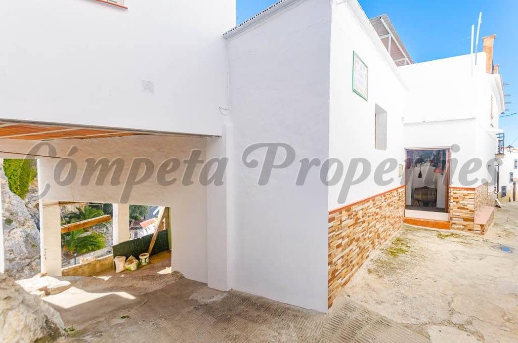 4 bedroom Townhouse for sale in Competa - € 189,000 (Ref: 10076274)