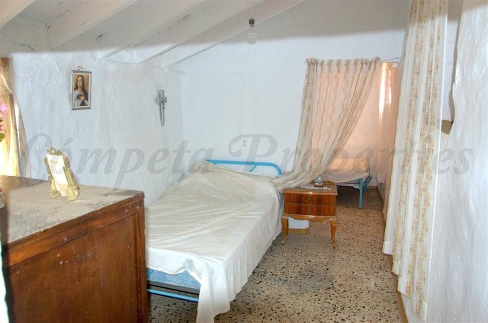 3 bedroom Townhouse for sale in Sedella - € 41,000 (Ref: 10076278)