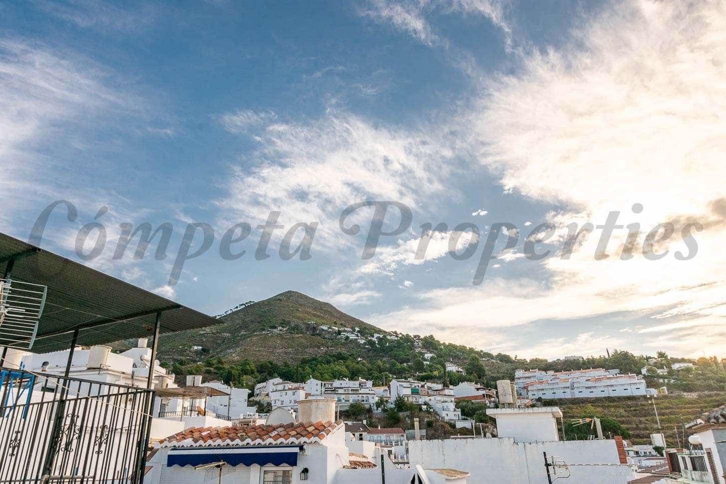 7 Zimmer Haus zu verkaufen in Competa - 210.000 € (Ref: 10076279)