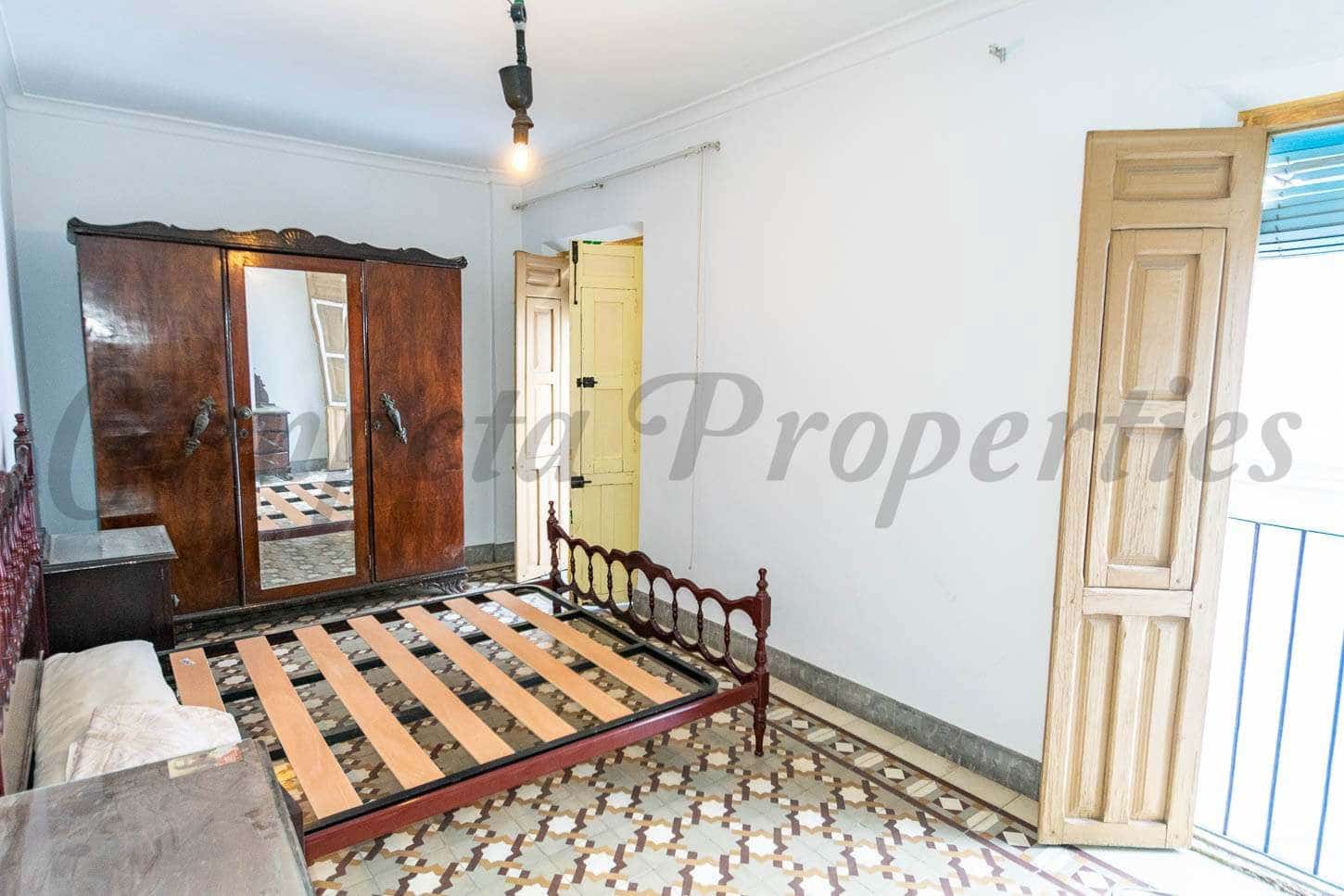 7 Zimmer Haus zu verkaufen in Competa - 210.000 € (Ref: 10076279)
