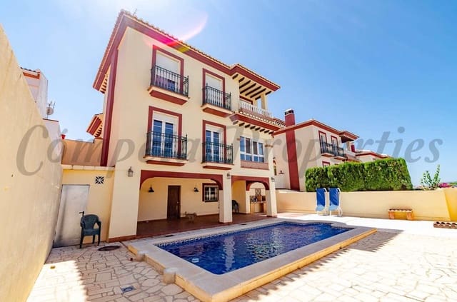 4 bedroom Townhouse for sale in Canillas de Albaida with pool garage - € 435,000 (Ref: 10076280)