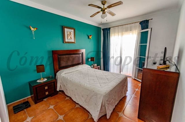 4 bedroom Townhouse for sale in Canillas de Albaida with pool garage - € 435,000 (Ref: 10076280)