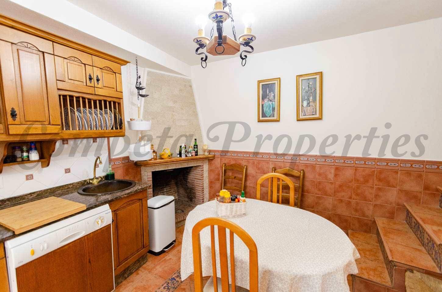 5 bedroom Townhouse for sale in Canillas de Albaida - € 169,000 (Ref: 10076281)