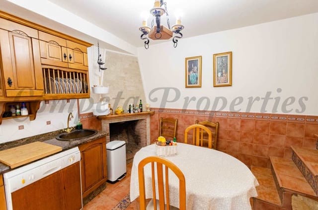 5 bedroom Townhouse for sale in Canillas de Albaida - € 169,000 (Ref: 10076281)