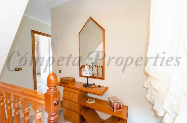 5 bedroom Townhouse for sale in Canillas de Albaida - € 169,000 (Ref: 10076281)
