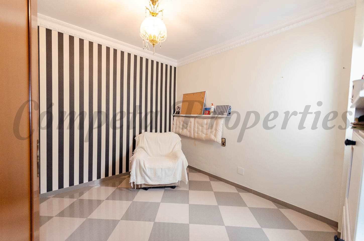 5 bedroom Townhouse for sale in Canillas de Albaida - € 169,000 (Ref: 10076281)