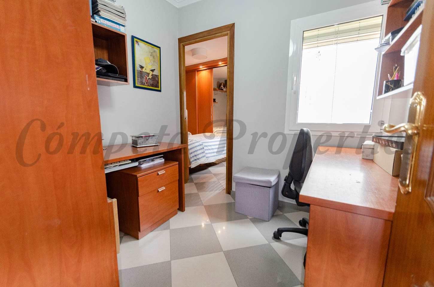 5 bedroom Townhouse for sale in Canillas de Albaida - € 169,000 (Ref: 10076281)