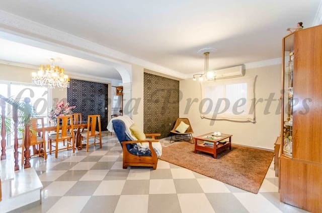 5 bedroom Townhouse for sale in Canillas de Albaida - € 169,000 (Ref: 10076281)