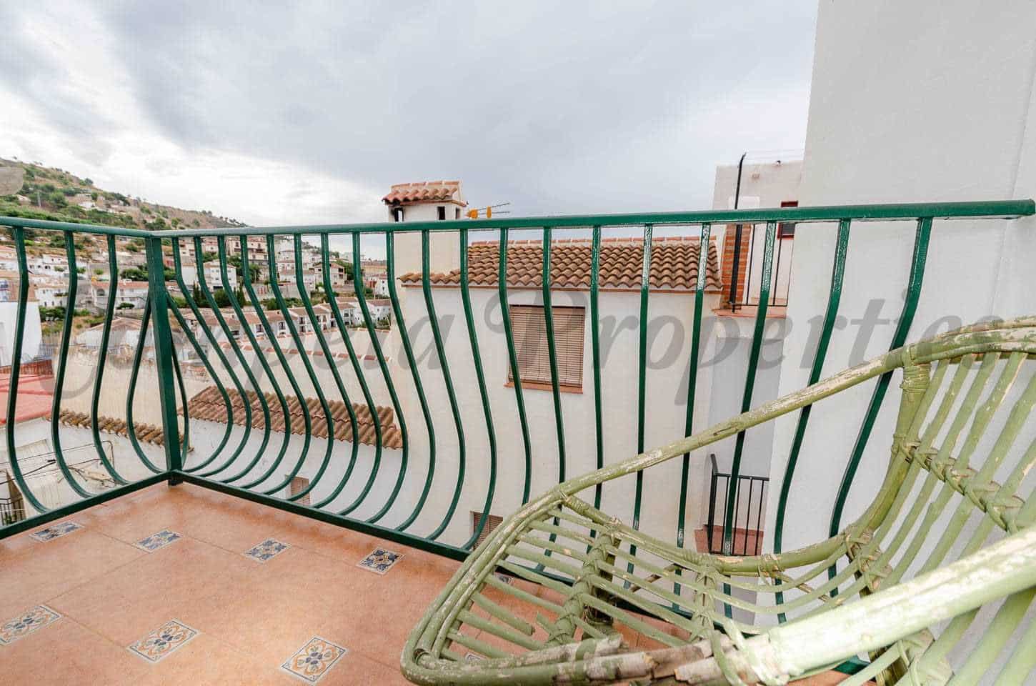5 bedroom Townhouse for sale in Canillas de Albaida - € 169,000 (Ref: 10076281)