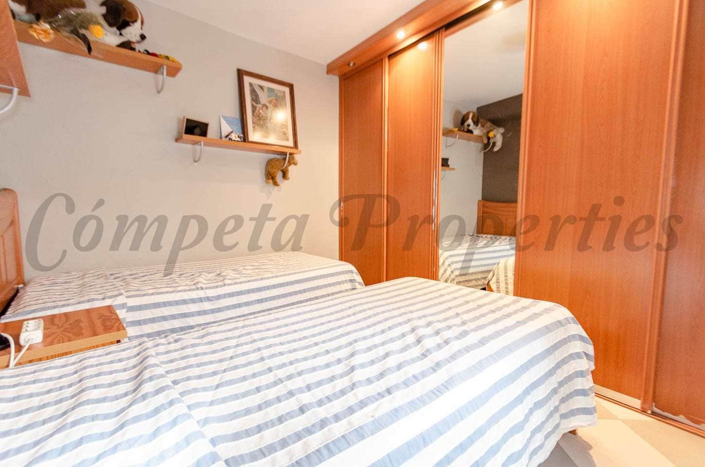 5 bedroom Townhouse for sale in Canillas de Albaida - € 169,000 (Ref: 10076281)