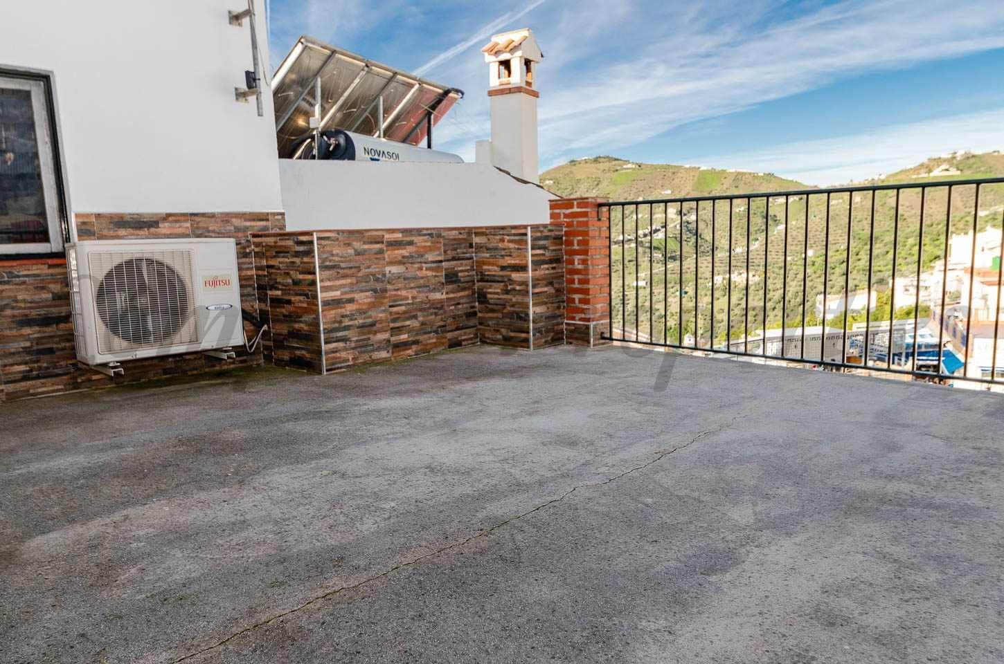 4 chambre Maison de Ville à vendre à Canillas de Albaida avec garage - 735 000 € (Ref: 10076282)