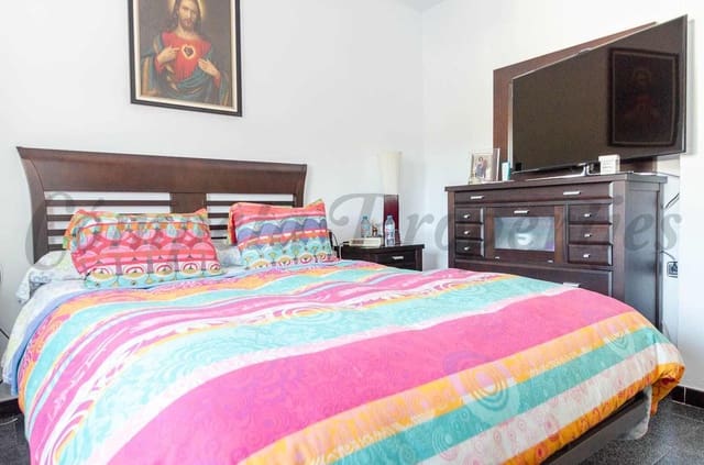 4 chambre Maison de Ville à vendre à Canillas de Albaida avec garage - 735 000 € (Ref: 10076282)
