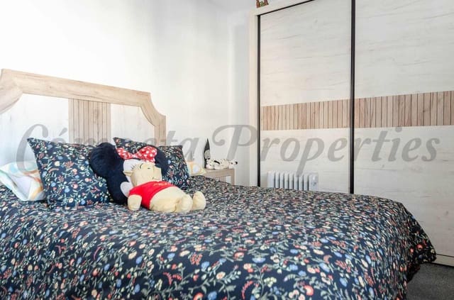 4 chambre Maison de Ville à vendre à Canillas de Albaida avec garage - 735 000 € (Ref: 10076282)