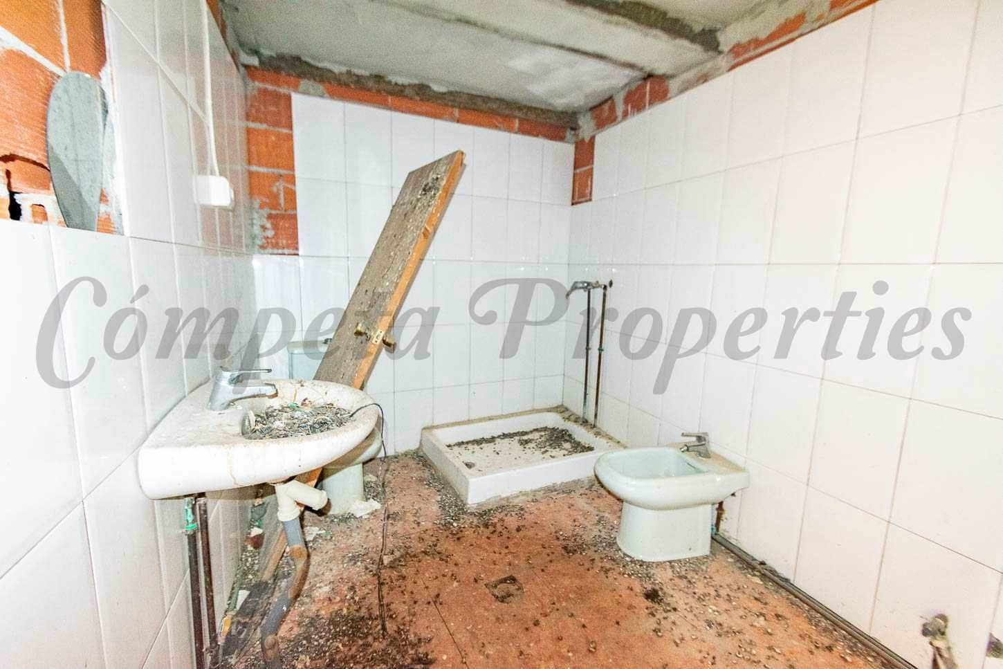3 slaapkamer Huis te koop in Sedella - € 41.000 (Ref: 10076285)