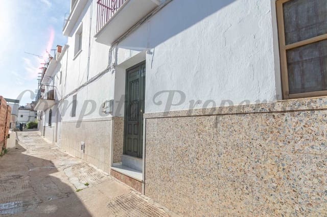 5 bedroom Townhouse for sale in Cómpeta with garage - € 168,000 (Ref: 10076289)