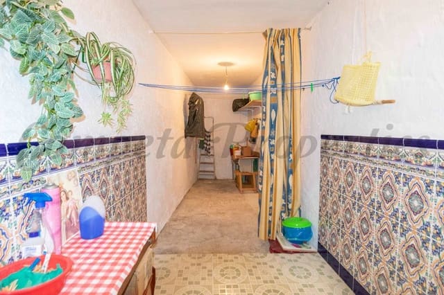 5 bedroom Townhouse for sale in Cómpeta with garage - € 168,000 (Ref: 10076289)