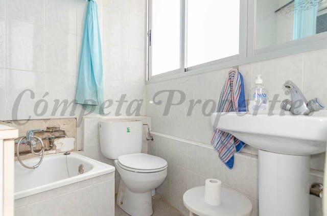 Casa de 4 habitaciones en Cómpeta en venta - 135.000 € (Ref: 10076290)