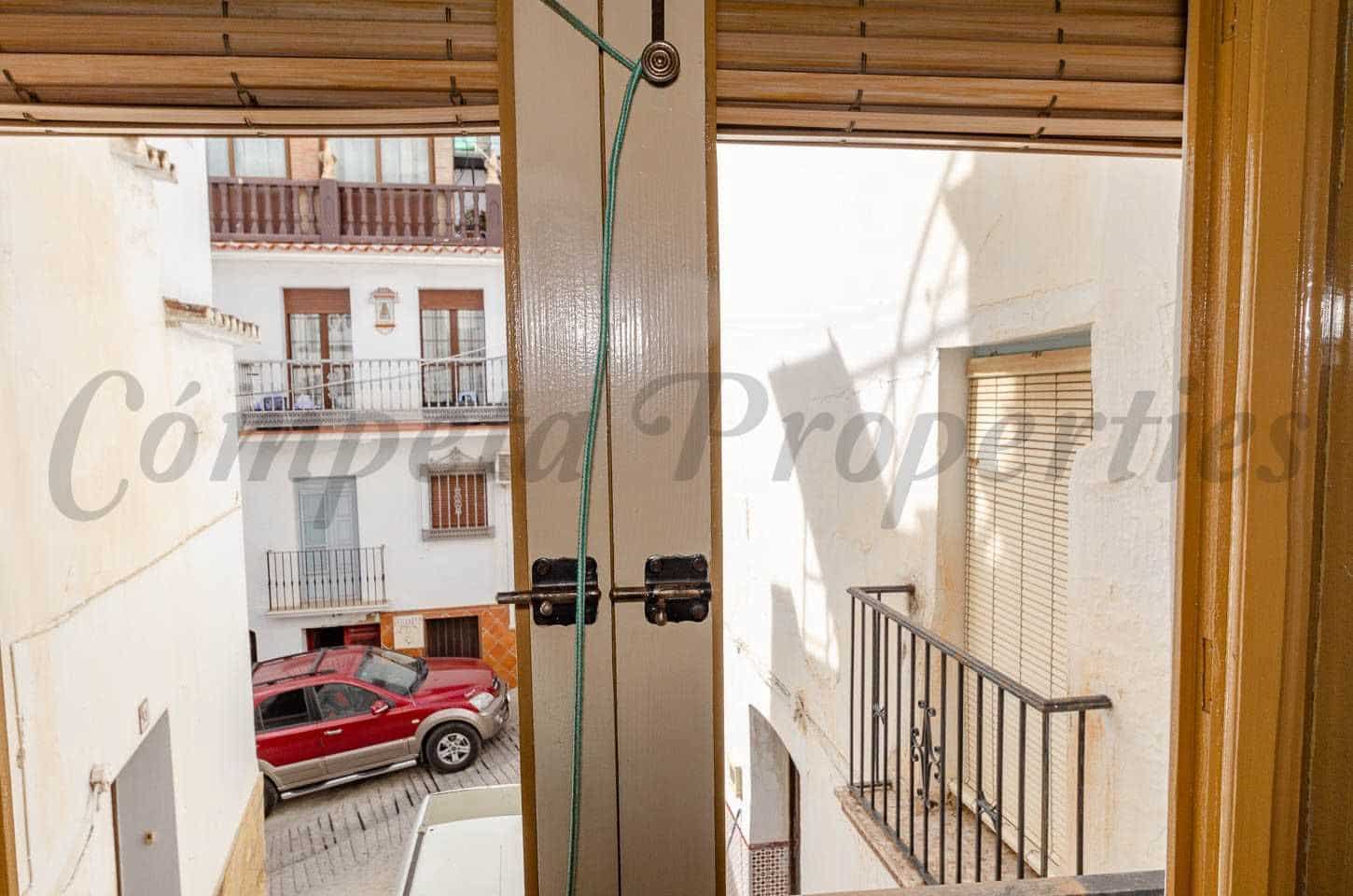 Casa de 4 habitaciones en Cómpeta en venta - 135.000 € (Ref: 10076290)