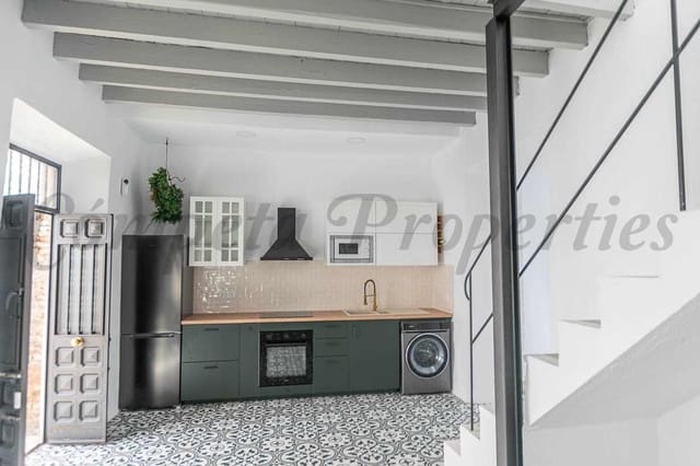 2 makuuhuone Omakotitalo myytävänä paikassa Periana - 167 000 € (Ref: 10076291)