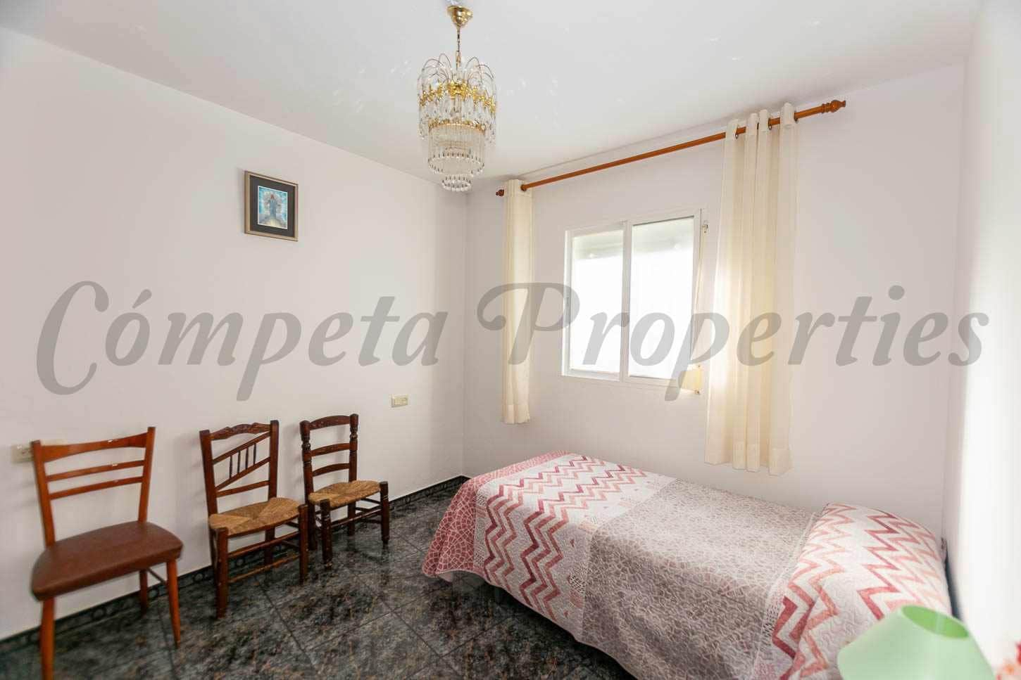 4 quarto Casa em Banda para venda em Corumbela - 115 000 € (Ref: 10076296)