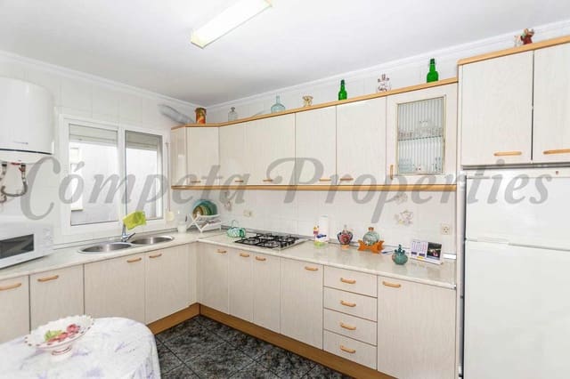 4 soveværelse Byhus til salg i Corumbela, Sayalonga - € 115.000 (Ref: 10076296)