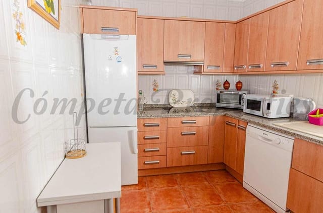 4 makuuhuone Omakotitalo myytävänä paikassa Cómpeta - 170 000 € (Ref: 10076298)