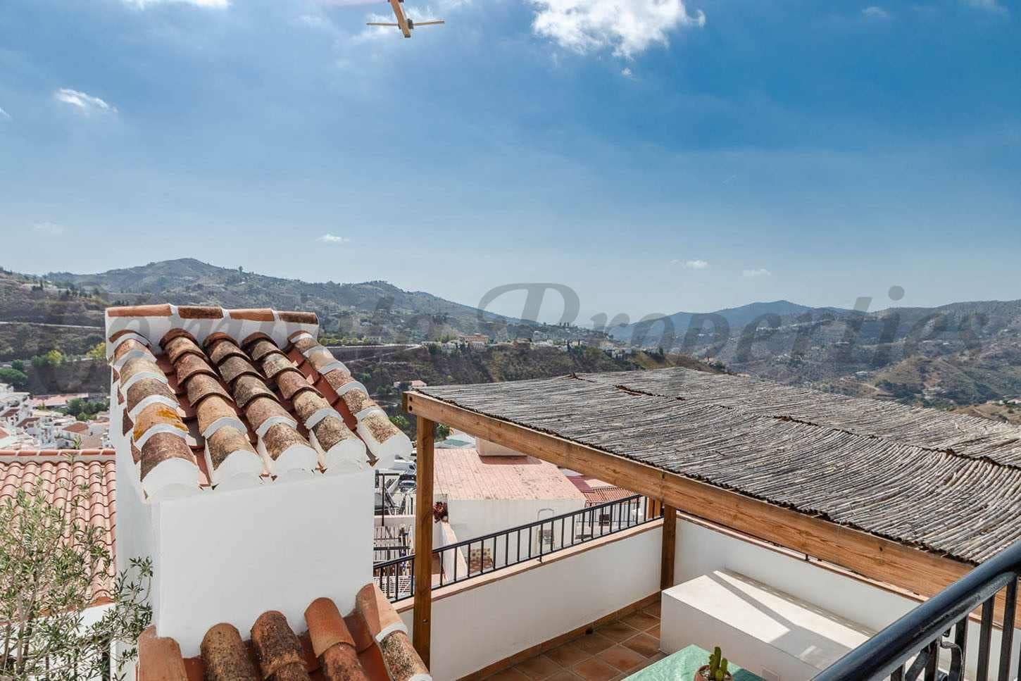 Casa de 1 habitación en Cómpeta en venta - 115.000 € (Ref: 10076299)