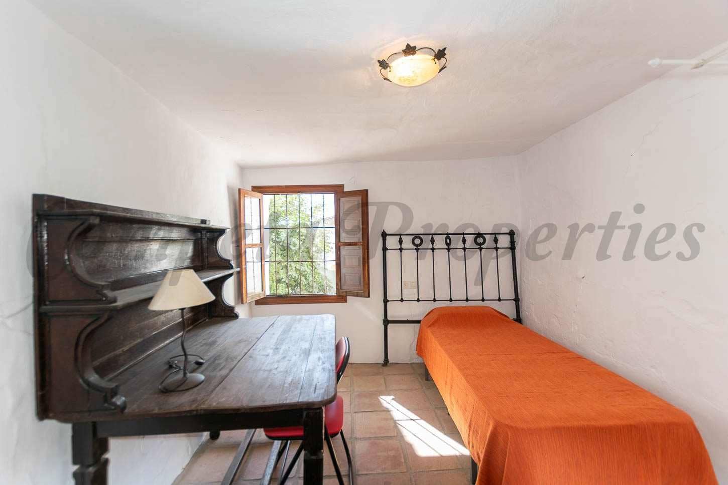 4 makuuhuone Omakotitalo myytävänä paikassa Competa - 174 000 € (Ref: 10076300)