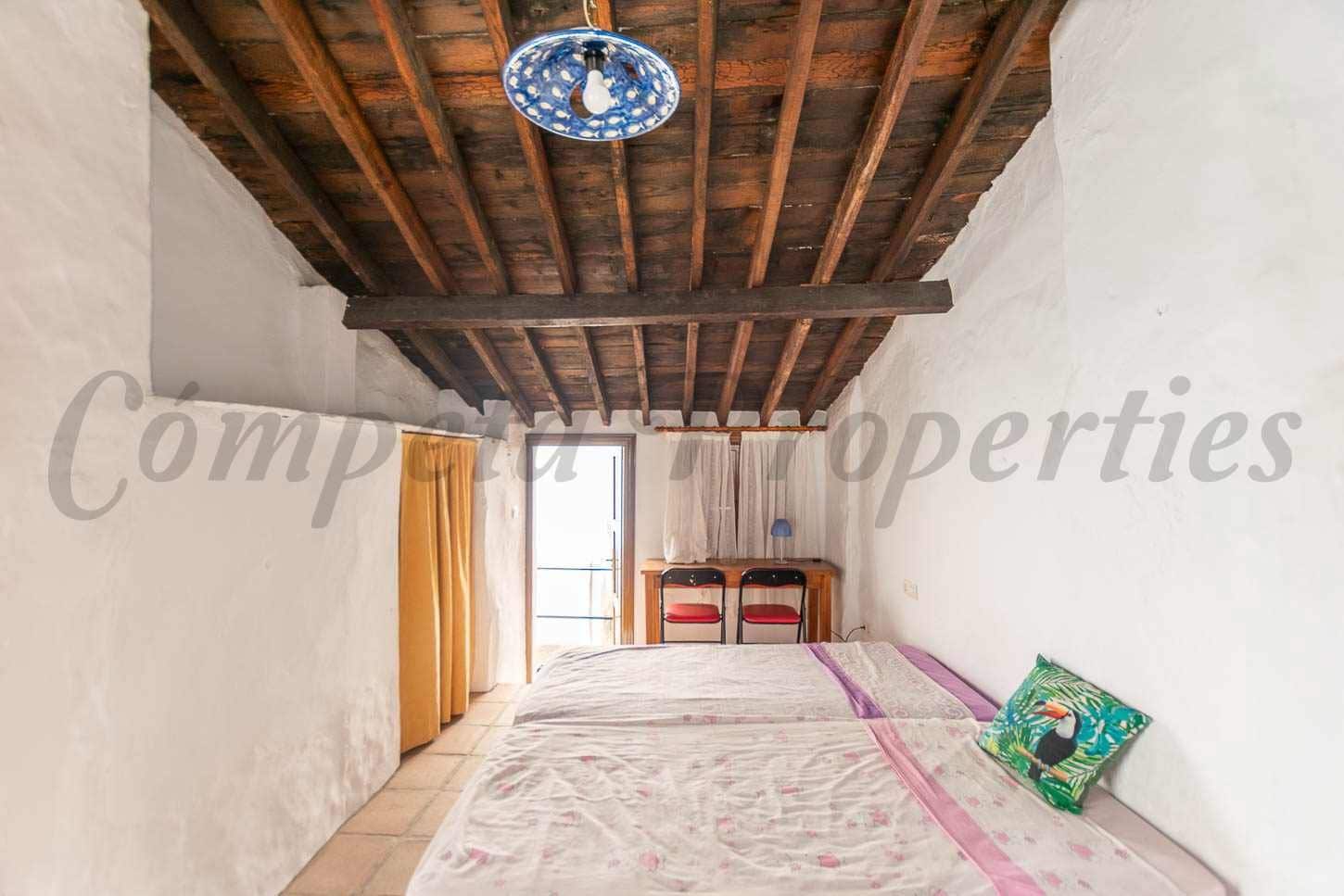 4 makuuhuone Omakotitalo myytävänä paikassa Competa - 174 000 € (Ref: 10076300)