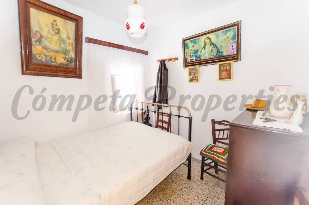Casa de 2 habitaciones en Cómpeta en venta con garaje - 156.000 € (Ref: 10076312)