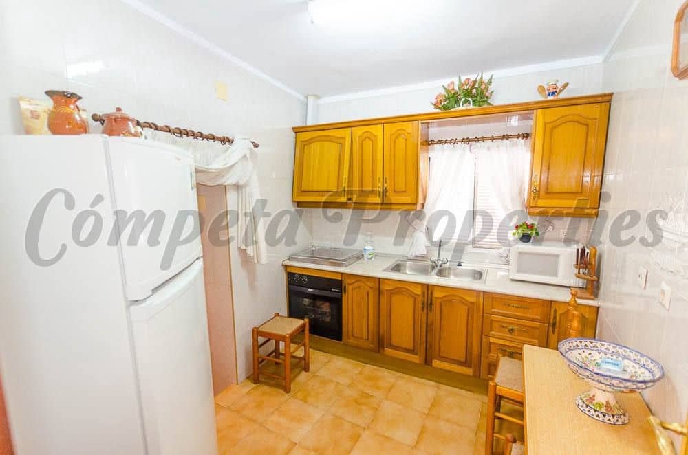 Casa de 2 habitaciones en Cómpeta en venta con garaje - 156.000 € (Ref: 10076312)