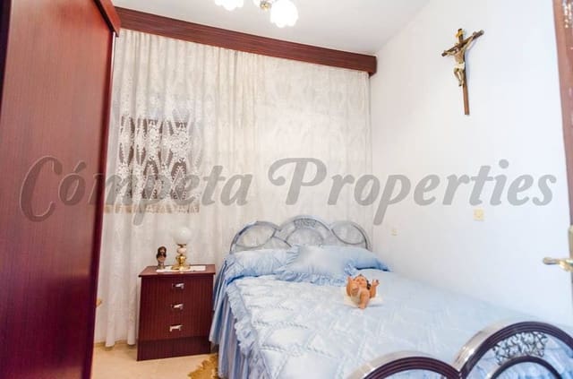 Casa de 2 habitaciones en Cómpeta en venta con garaje - 156.000 € (Ref: 10076312)