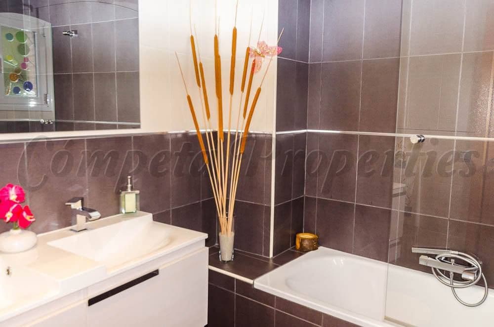3 bedroom Townhouse for sale in Archez with garage - € 315,000 (Ref: 10076313)