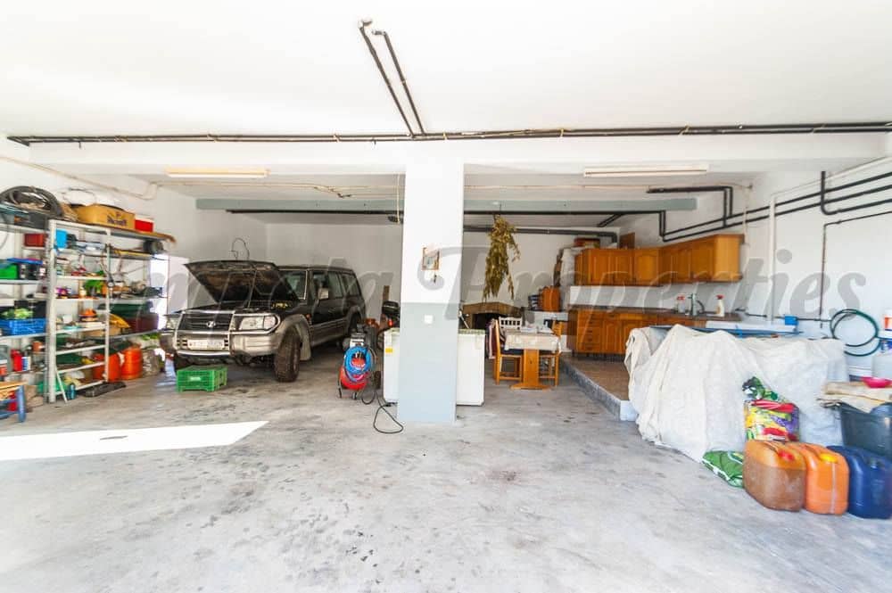 3 makuuhuone Omakotitalo myytävänä paikassa Competa mukana uima-altaan 
autotalli - 395 000 € (Ref: 10076315)