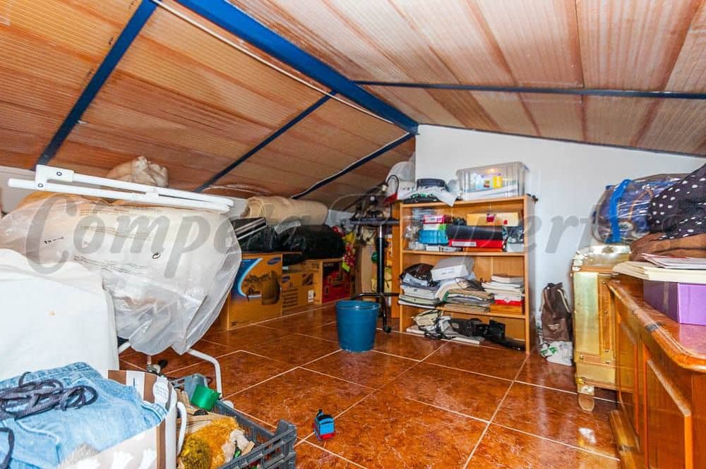 3 makuuhuone Omakotitalo myytävänä paikassa Competa mukana uima-altaan 
autotalli - 395 000 € (Ref: 10076315)
