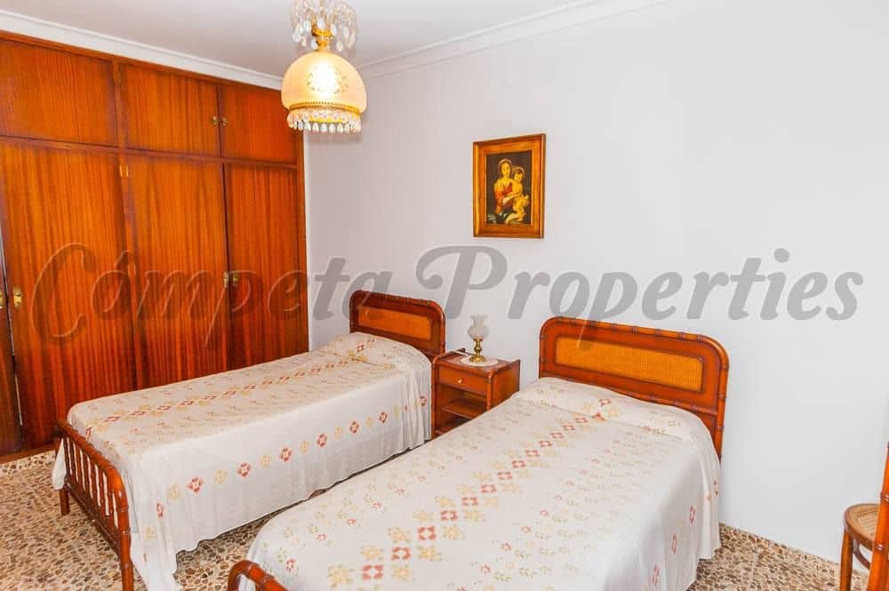 9 chambre Maison de Ville à vendre à Competa - 210 000 € (Ref: 10076316)