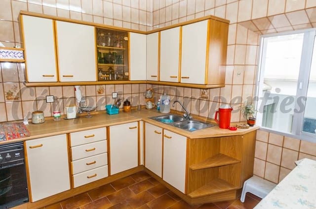9 chambre Maison de Ville à vendre à Cómpeta - 210 000 € (Ref: 10076316)