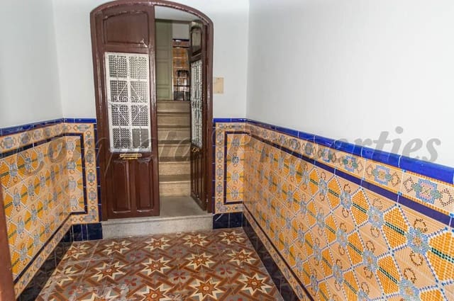 9 chambre Maison de Ville à vendre à Cómpeta - 210 000 € (Ref: 10076316)