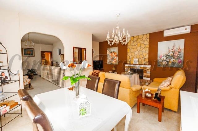 3 bedroom Townhouse for sale in Cómpeta with garage - € 192,000 (Ref: 10076317)