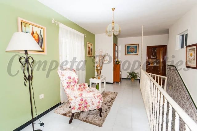 3 bedroom Townhouse for sale in Cómpeta with garage - € 192,000 (Ref: 10076317)