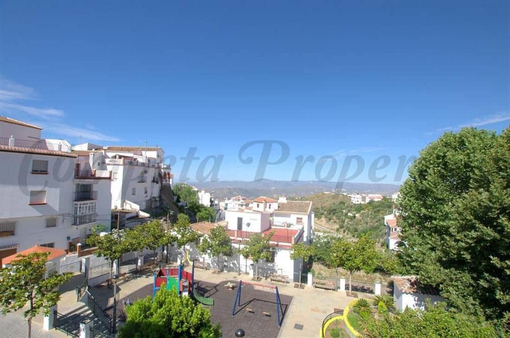 4 Zimmer Haus zu verkaufen in Canillas de Aceituno mit Garage - 213.000 € (Ref: 10076320)