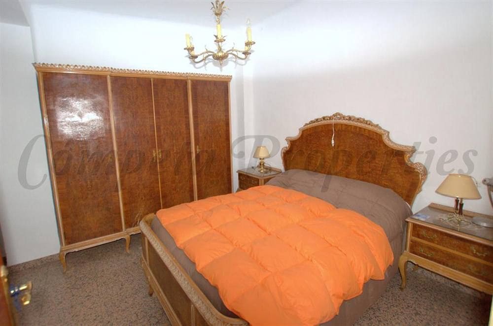 4 Zimmer Haus zu verkaufen in Canillas de Aceituno mit Garage - 213.000 € (Ref: 10076320)